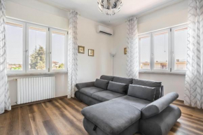 Modern Apt near Lucca with Private Garden and Parking
